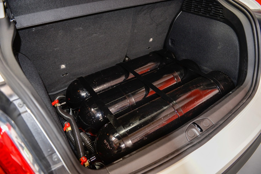 Bombole di metano installate a bordo di Fiat 500X